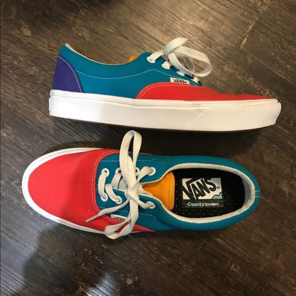 Vans Shoes NWOT M size 6, W size 7.5